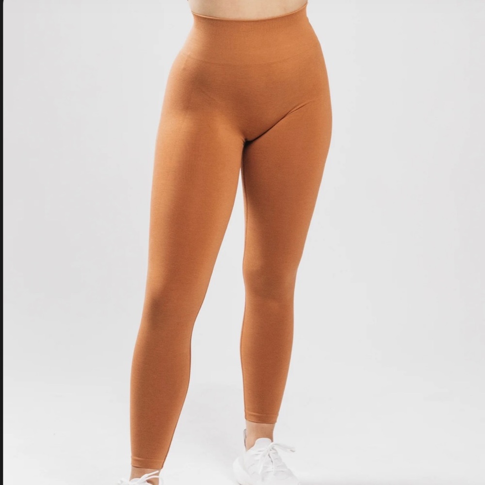SOLD ALPHALETE AMPLIFY LEGGINGS